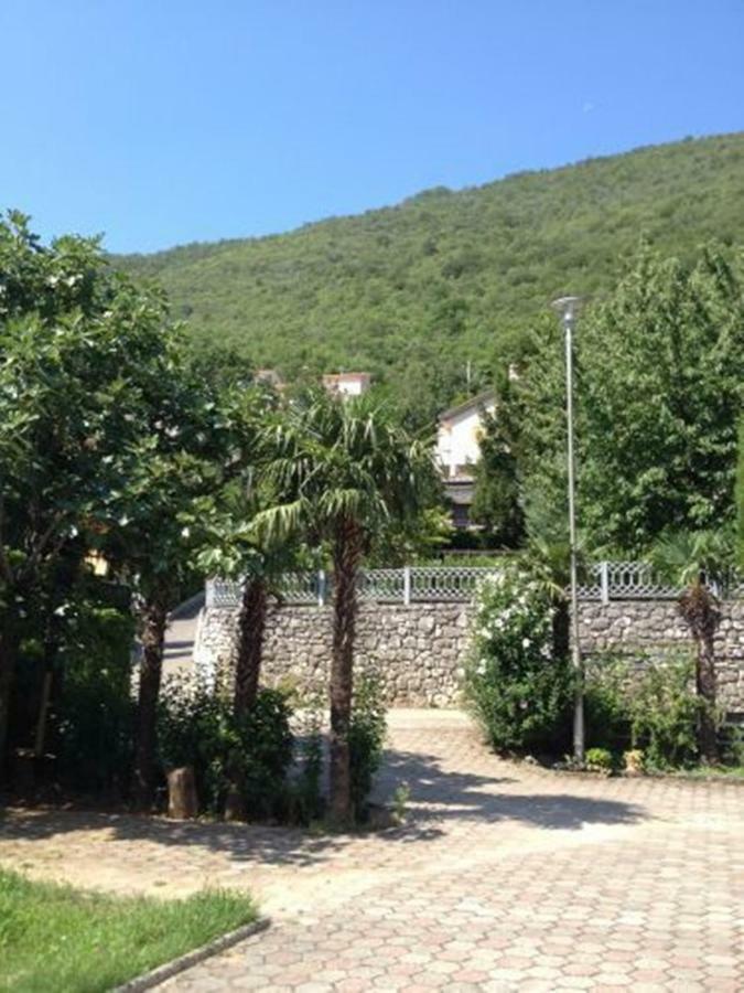 Apartments Lorinda Мощеничка-Драга Экстерьер фото